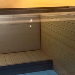 ガラス製テレビ台の画像