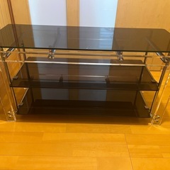 ガラス製テレビ台