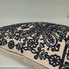 ★ 新品❗クッション  刺繍  タッセル付き  43cm  北九州店舗店頭販売のみの画像