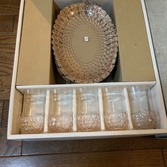 【TOYO】箱入　シャンゼリゼ　スナックセット　グラス＆プレート　ピンク　ハートの画像