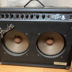 無料！　フェンダーアンプ　真空管搭載　セレッションスピーカー　２個搭載