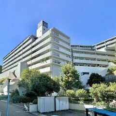 💞六浦駅徒歩3分💞希少な160㎡超えの広々ルーフバルコニー付き💞143㎡のゆとりのあるファミリータイプ4LDK💞豊富な収納💞新規内装リフォーム済み💞ペット3匹まで可🐶 - 横浜市