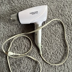 ドライヤー壊れてます。