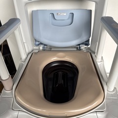アロン化成ポータブルトイレの画像