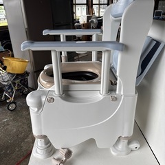 アロン化成ポータブルトイレの画像