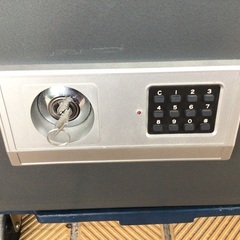 二重ロック　耐熱金庫　の画像