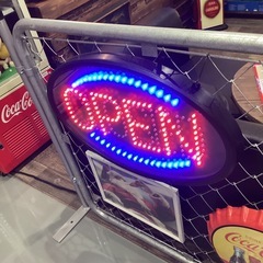ガレージ店舗に　ネオンサイン　看板の画像