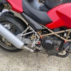 【車検あり】人気！イタリアのオシャレなバイク　DUCATI MONSTER 900 red 2000年 ドゥカティ　モンスター　900 赤　キャブレター式　の画像