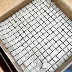 外壁タイル 内装にも 大量！ 1箱100円の画像