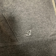 ニューバランス　パーカー
の画像