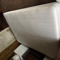 報酬500円、中古の一体型ダブルベッドになりますの画像