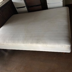 報酬500円、中古の一体型ダブルベッドになりますの画像