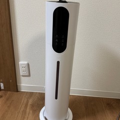 タワー式加湿器　ホワイトの画像