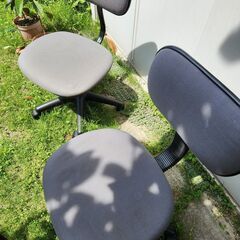 【コマ故障】椅子2脚の画像