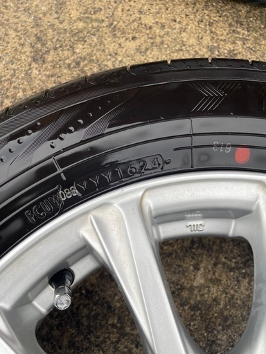 取引中　ほぼ新品　165/70R14 サマータイヤ