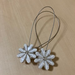 カーテン マグネットタッセル 花 ニトリ