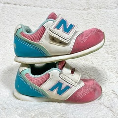 new balance 16cm
 の画像