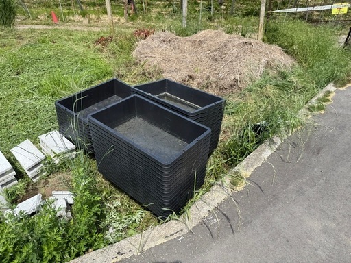 メダカ飼育や左官仕事に最適！　トロ舟60L