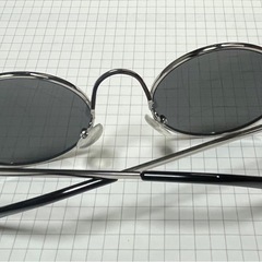 丸形サングラス　ラウンド　　フレームシルバー　レンズ黒の画像