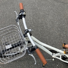 【値下げ　早い者勝ち】　クロスバイク　24インチ　６段変速 譲渡証明書付きの画像