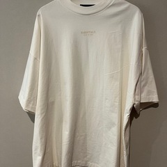 ESSENTIALS オフホワイトTシャツ