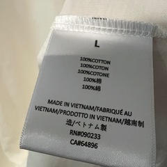 ESSENTIALS オフホワイトTシャツの画像