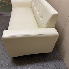 東W12 革製 ソファ ホワイト 2人がけ の画像