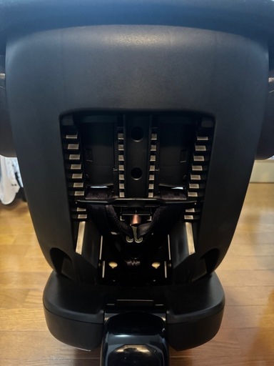 チャイルドシート　ISOFIX 回転タイプ　国内最軽量　ほぼ未使用品　新生児〜使用可能　360度回転式