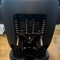 チャイルドシート　ISOFIX 回転タイプ　国内最軽量　ほぼ未使用品　新生児〜使用可能　360度回転式の画像