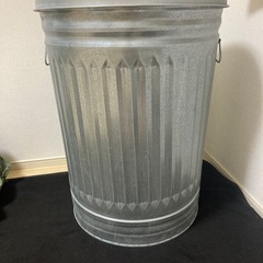 大型ゴミ箱　ブリキ缶