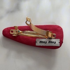 新品 miumiu ヘアピン パテントレザーバレッタ レッド ミウミウの画像