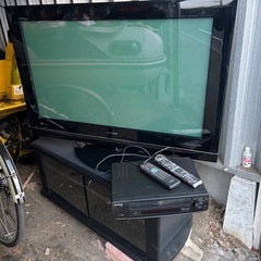 取引決まりました！早い者勝ち！ テレビ台付！42インチ プラズマテレビ  日立 P42-HP03 2009年製 B-CASカード、リモコン付き Wooo HITACHI