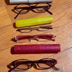 老眼鏡など四つ