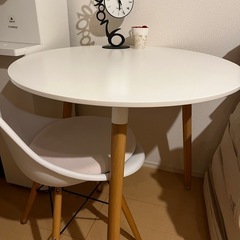 イームズ風　ラウンドテーブル　80センチ　椅子