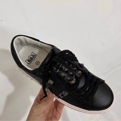 【新品未使用 】　スニーカー 　表裏 　本革　ブラックの画像