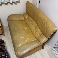 カリモクのレザーソファー。本革。難あり。29万。