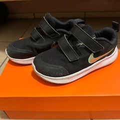 子供　靴　adidas NIKEの画像