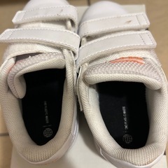 子供　靴　adidas NIKEの画像