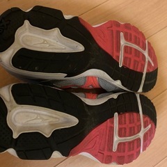 Mizuno ランニングシューズ グレー　ピンク　24㎝の画像
