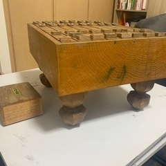 将棋盤と将棋の駒セットの画像