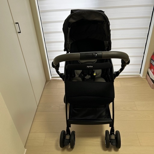 Apricaベビーカー　オプティアクッショングレイス