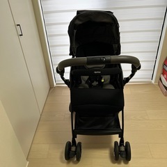 Apricaベビーカー　オプティアクッショングレイス