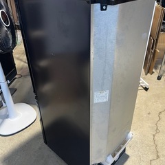 ＳＨＡＲＰ　冷凍冷蔵庫　１３７Ｌ　２ドア　右開き　ブラック　シャープ　単身〜２名向きサイズ　ＳＪ－１４Ｘの画像