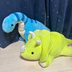 恐竜　ぬいぐるみ　2体セット