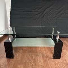 ガラステーブルの画像