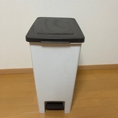 訳あり　ゴミ箱
