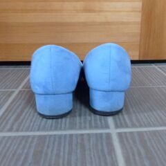 【パールトーン撥水加工】スエード　フラットシューズ　Ｍ　　水色の画像