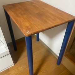 テーブル