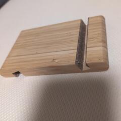 イケアのスマホスタンドの画像