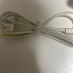 サロニアドライヤー（白）の画像